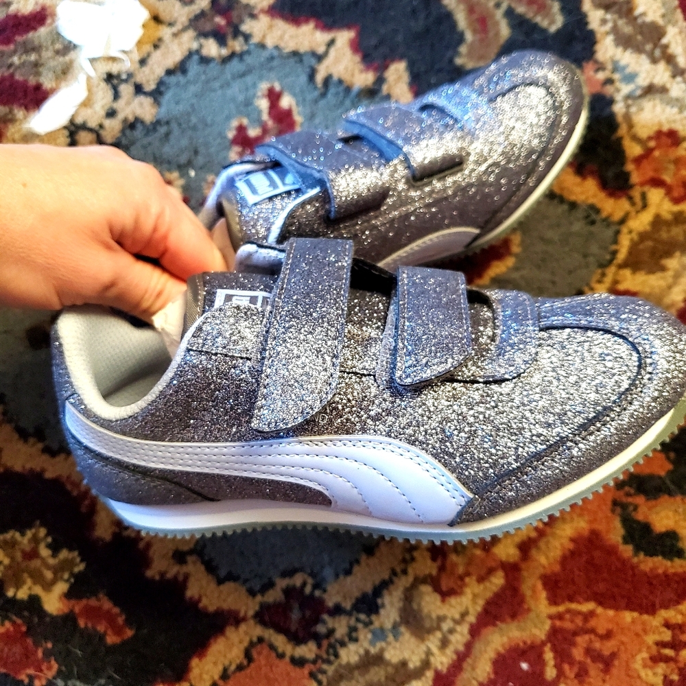 NIB girl's glitter puma sneakers
